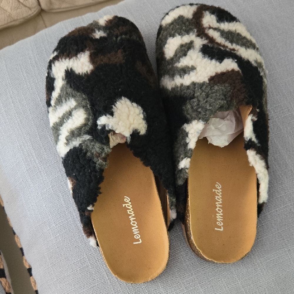 Lemonade Women's Black and Cream Sandals     ⭐️✨️ NEW ⭐️✨️